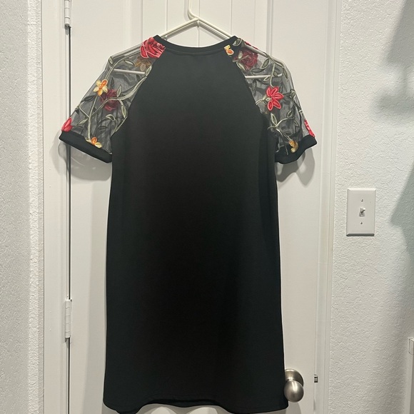 Floral Embroidery Contrast Mesh Raglan Sleeve Dress Size M - Picture 3 of 8